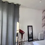 Апартаменты Quiet Cosy Near Montmartre - Париж