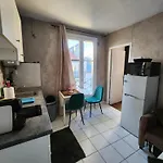 Апартаменты Quiet Cosy Near Montmartre -