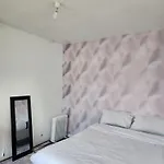 Апартаменты Quiet Cosy Near Montmartre - *