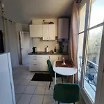 Quiet Cosy Near Montmartre - *