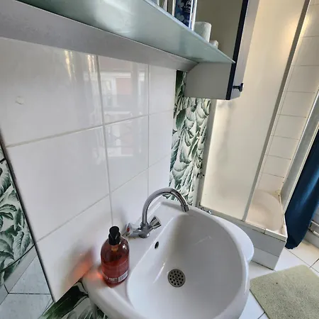 Apartment Quiet Cosy Near Montmartre - *