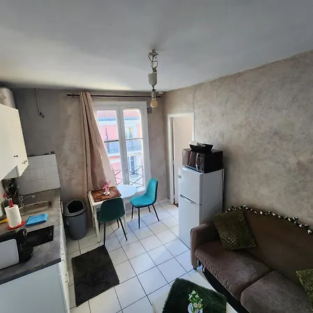 Quiet Cosy Near Montmartre - Апартаменты *
