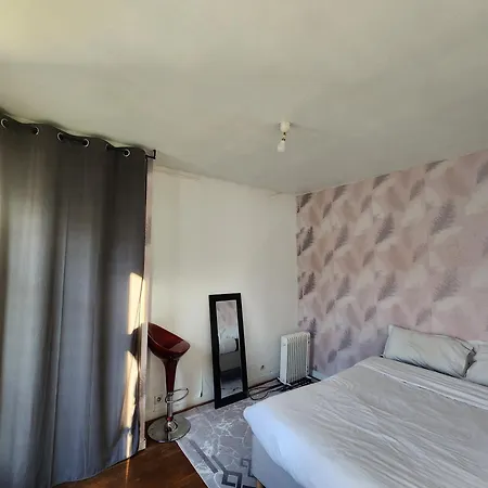 Quiet Cosy Near Montmartre - * Париж