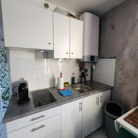 Quiet Cosy Near Montmartre - *