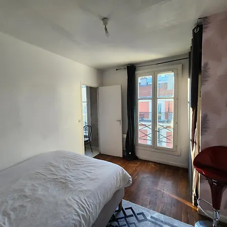 Апартаменты Quiet Cosy Near Montmartre - *