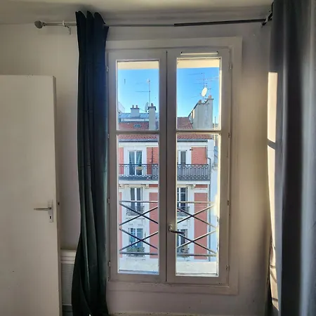 Quiet Cosy Near Montmartre - *